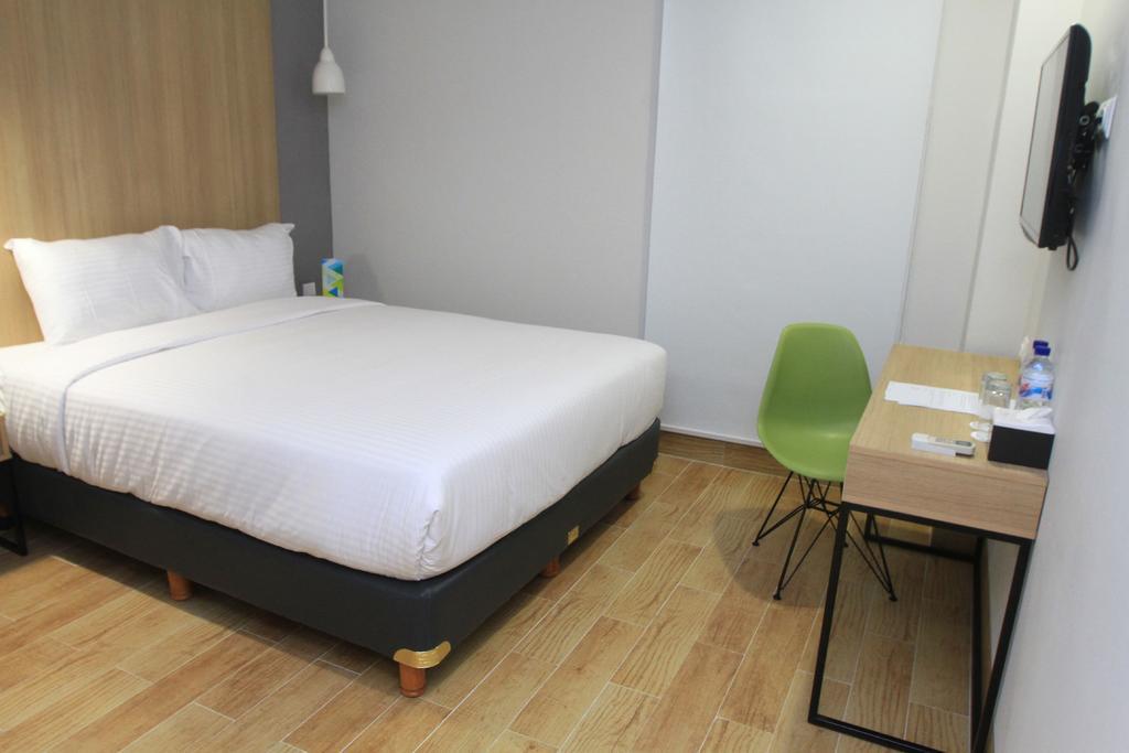 Hotel Citradream Чиребон Экстерьер фото