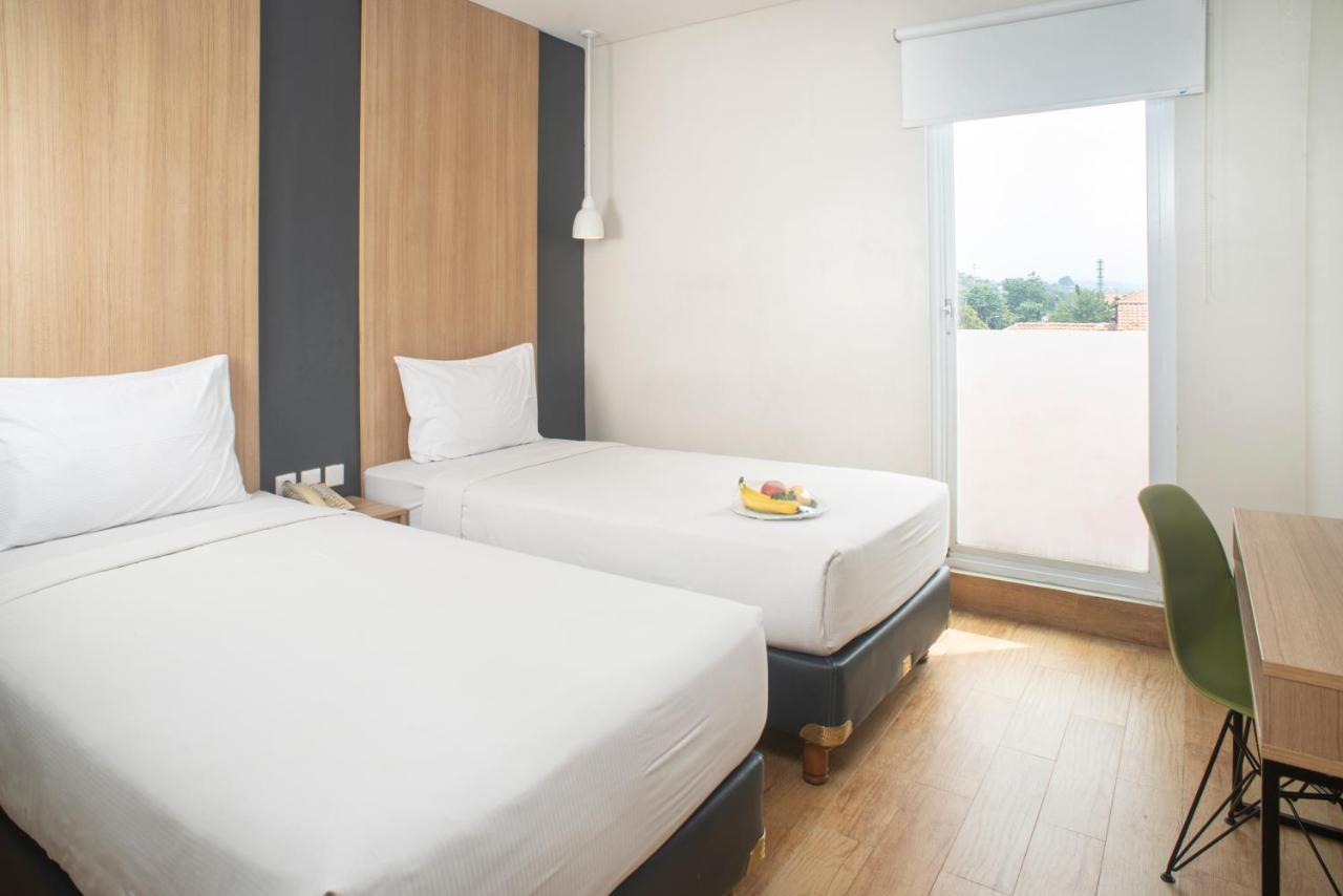 Hotel Citradream Чиребон Экстерьер фото