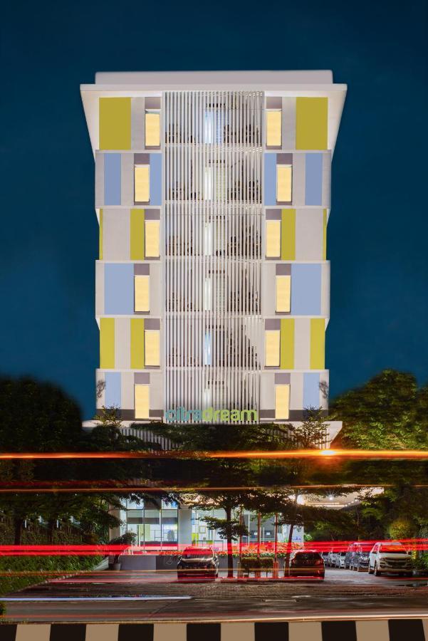 Hotel Citradream Чиребон Экстерьер фото